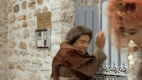 002. Cuando Sikander viene a La Llorona.gif