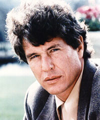 200full-tom-berenger.jpg