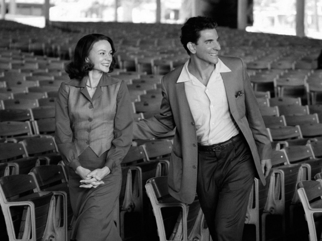 bradley-cooper-y-carey-mulligan-en-maestro-1.jpeg