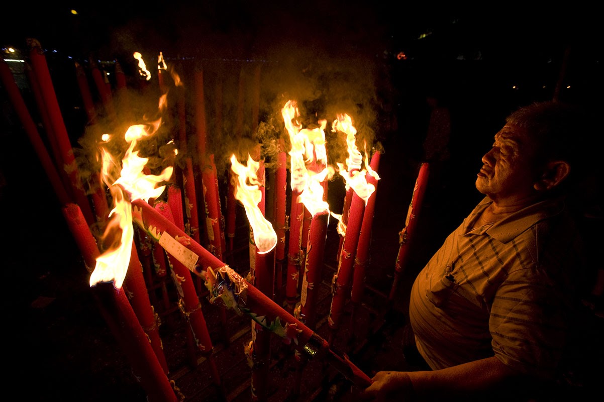 Malaysia - 031 - Chinesse Religion - New Year Torchs.jpg